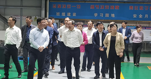 山西省政協(xié)副主席李曉波率“培育壯大智能產(chǎn)業(yè)，加快推動智能化發(fā)展”調(diào)研組參觀考察江蘇泰隆集團